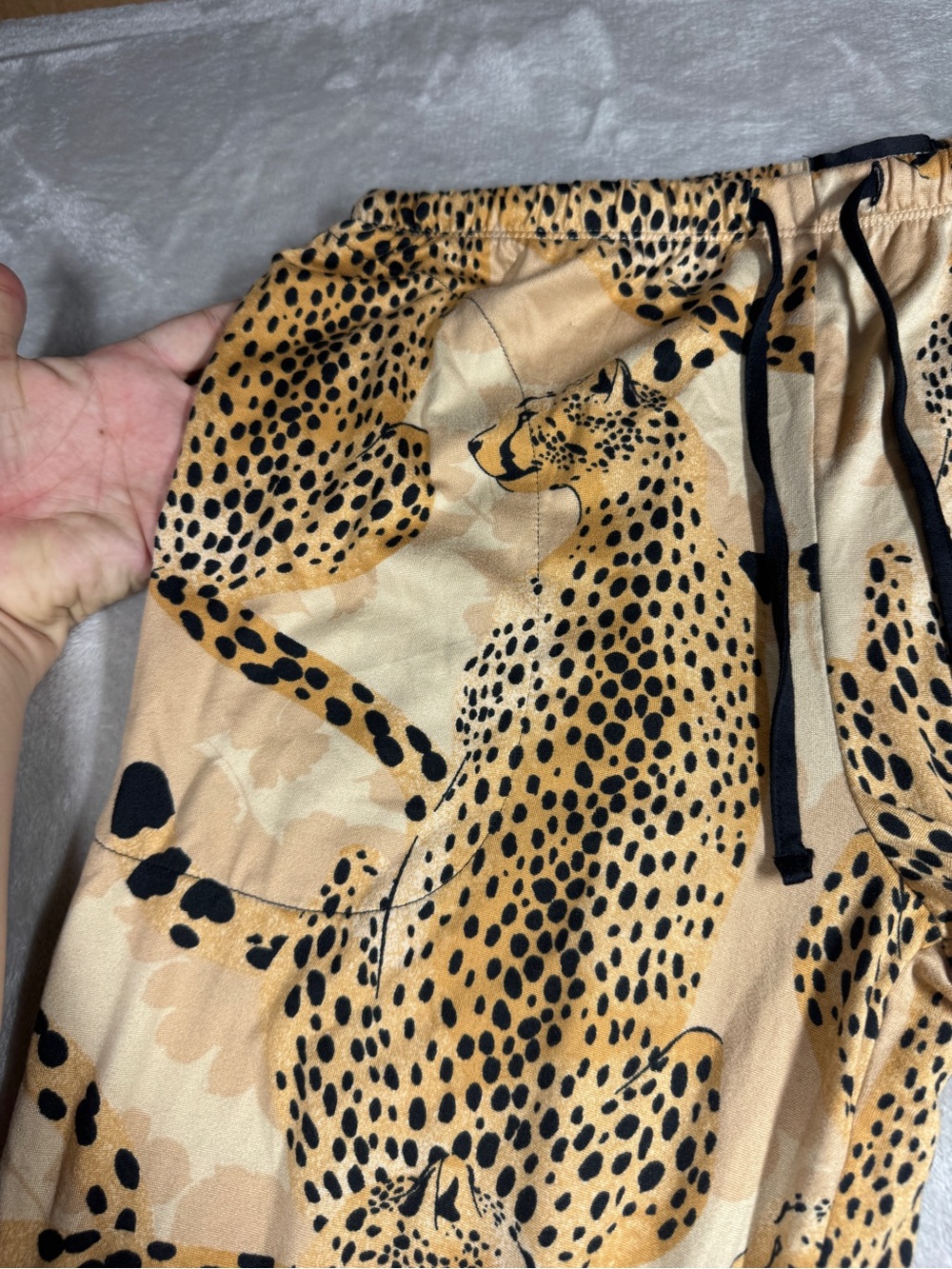 Room Service Cheetah Leopard Floral Tan Cream Black PJ Pajama Pants Size Small - Picture 4 of 16
